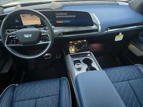 New 2026 Cadillac Vistiq Premium Luxury AWD/4WD image 15