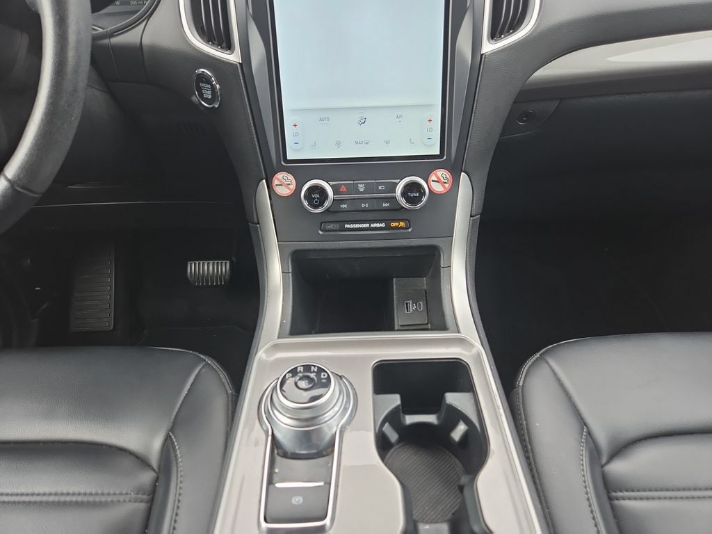 Used 2024 Ford Edge SEL AWD/4WD image 11