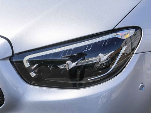 Used 2022 Mercedes-Benz E 350 Sedan image 7