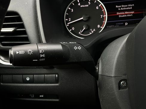 Used 2025 Nissan Rogue SV image 35