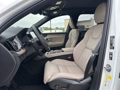 New 2026 Volvo XC90 B6 Ultra image 13