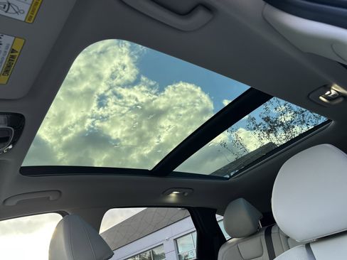 New 2025 Hyundai Tucson Limited image 27