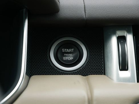 Used 2020 Land Rover Range Rover HSE image 28