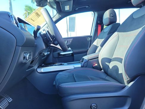 New 2025 Mercedes-Benz GLB 35 AMG 4MATIC image 19