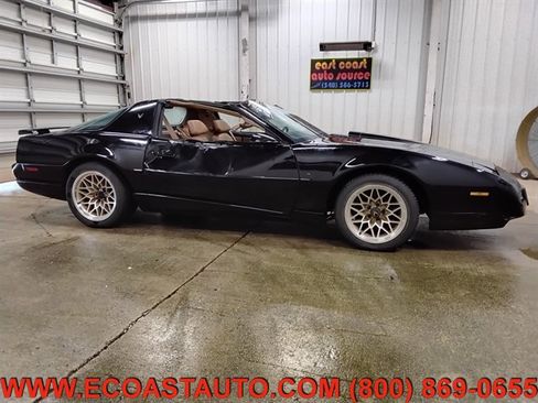 Used 1991 Pontiac Firebird Trans Am RWD image 2