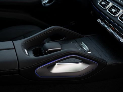 Certified 2025 Mercedes-Benz GLE 450 4MATIC image 37