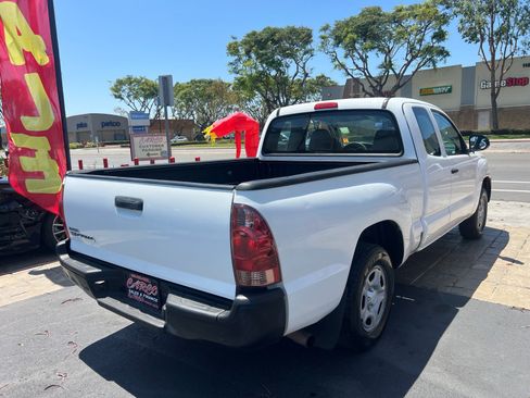 Used 2015 Toyota Tacoma 2WD Access Cab image 8