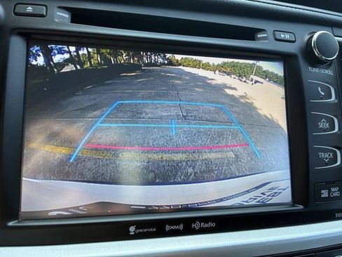 Used 2016 Toyota Highlander XLE FWD image 29