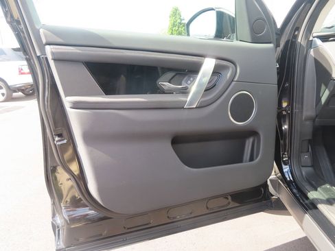 Used 2023 Land Rover Discovery Sport S image 26