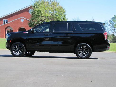 Used 2021 Chevrolet Suburban Z71 w/ Z71 Off-Road Package image 5