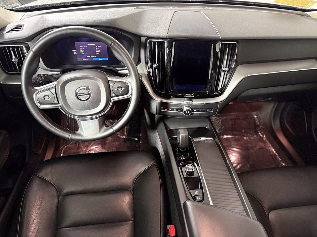 Used 2023 Volvo XC60 B5 Core AWD/4WD image 11