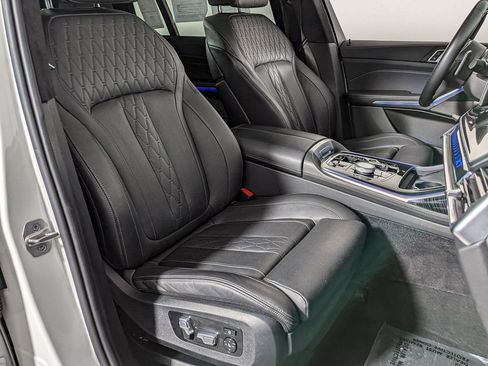 Used 2024 BMW X7 xDrive40i w/ Executive Package image 20