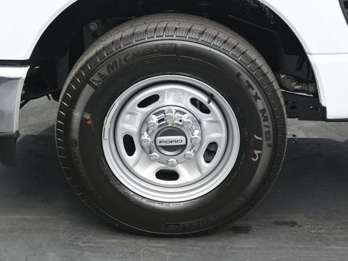 New 2026 Ford F250 XL w/ XL Chrome Package image 23