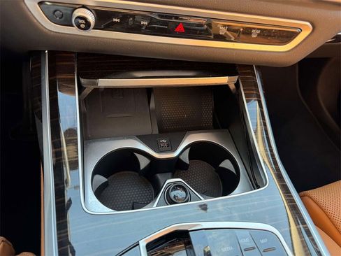 Used 2023 BMW X7 xDrive40i w/ Premium Package image 15