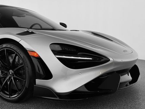 Used 2022 McLaren 765LT image 50