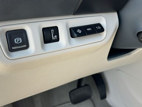 Certified 2023 GMC Acadia Denali AWD/4WD image 31