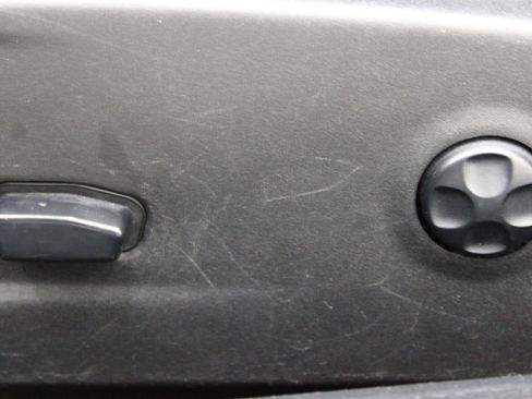 Used 2020 Dodge Challenger SXT image 15