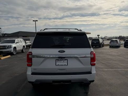 Used 2021 Ford Expedition XLT image 7