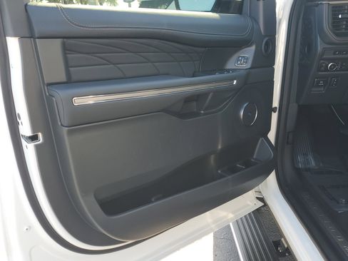 Used 2024 Ford Expedition Max Platinum image 21