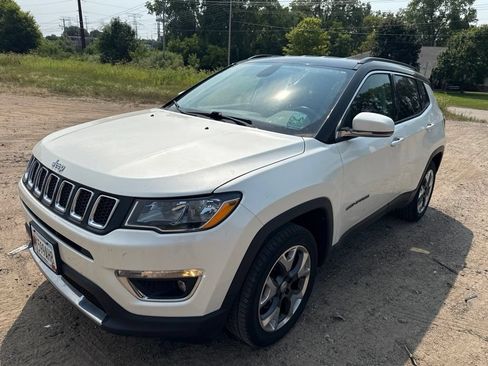 Used 2018 Jeep Compass Limited w/ Safe & Security Group AWD/4WD image 2