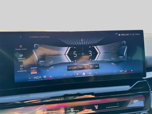 Certified 2025 BMW i5 xDrive40 w/ M Sport Package image 11