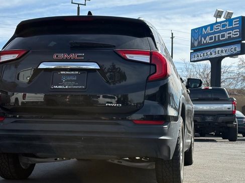 Used 2022 GMC Terrain SLE w/ Driver Convenience Package image 4