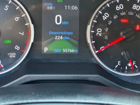 Used 2022 Toyota RAV4 XLE image 20