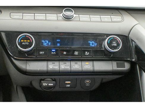 Used 2024 Hyundai Elantra Blue FWD image 42