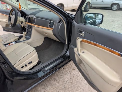 Used 2011 Lincoln MKZ w/ 101A Rapid Spec Order Code FWD image 7