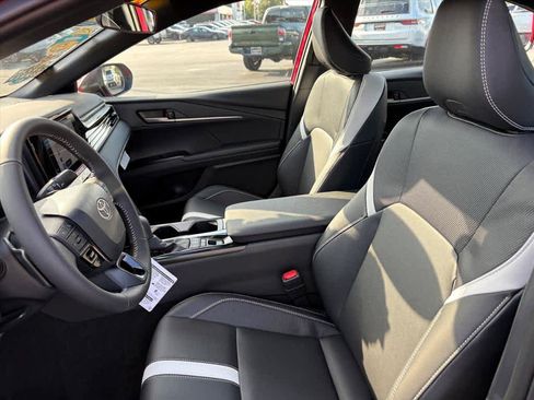 Used 2026 Toyota Camry SE FWD image 24