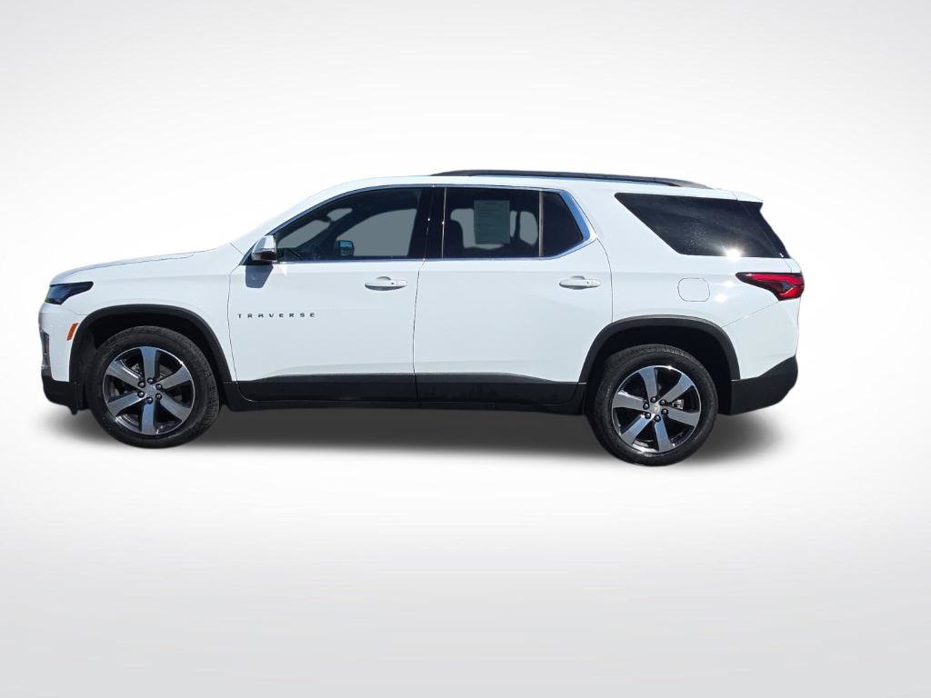 Used 2023 Chevrolet Traverse LT w/ LT Premium Package AWD/4WD image 7