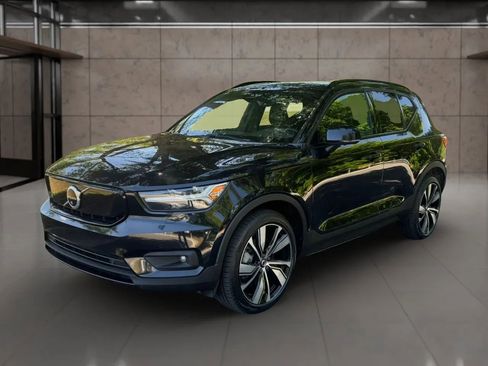 Used 2021 Volvo XC40 P8 Recharge w/ Advanced Package AWD/4WD image 5
