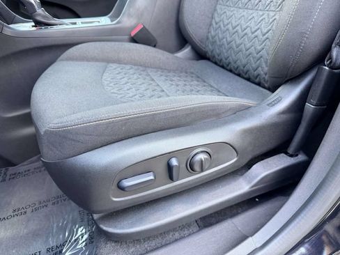 Used 2024 Chevrolet Equinox LT FWD image 15