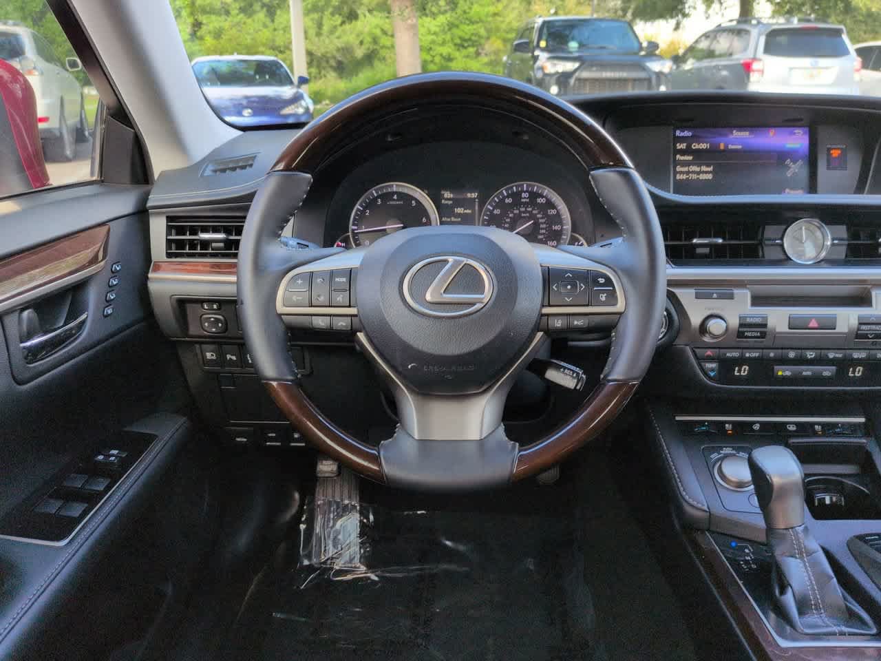 Used 2018 Lexus ES 350 w/ Luxury Package w/Wood Trim FWD image 15