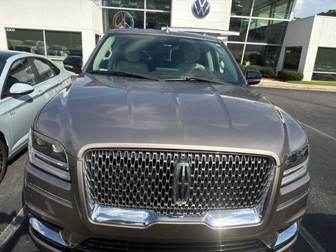 Used 2018 Lincoln Navigator Select AWD/4WD image 5