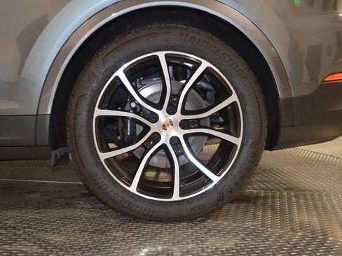 Certified 2025 Porsche Cayenne Coupe AWD/4WD image 14