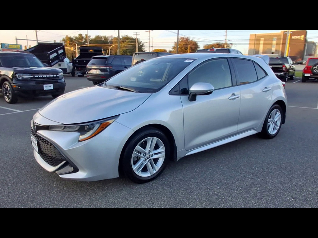 Used 2022 Toyota Corolla SE w/ SE Preferred Package FWD image 4