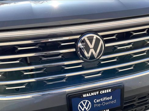 Certified 2025 Volkswagen Atlas SEL image 30