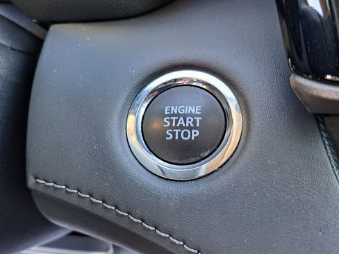 Used 2022 Toyota Highlander XLE image 19