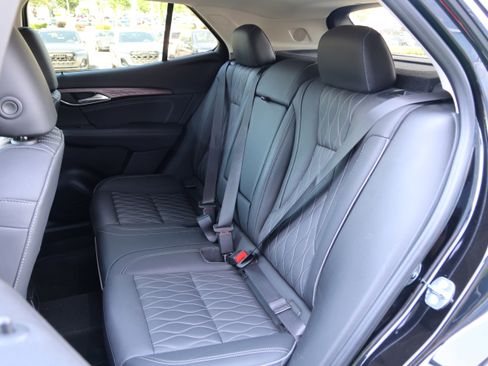 Used 2022 Buick Envision Avenir w/ Technology Package II FWD image 32