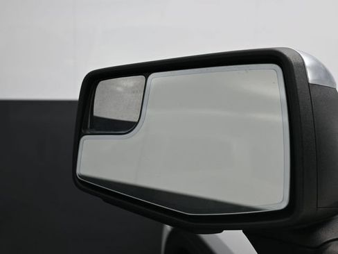 Used 2024 GMC Sierra 1500 SLT RWD image 8