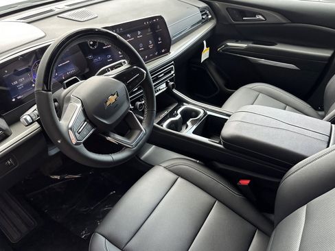 New 2025 Chevrolet Traverse LT w/ Enhanced Driving Package image 10