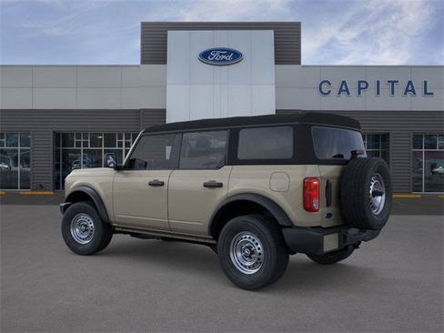 New 2025 Ford Bronco 4-Door image 4