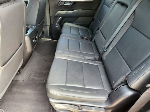 Used 2025 Chevrolet Tahoe LT AWD/4WD image 12