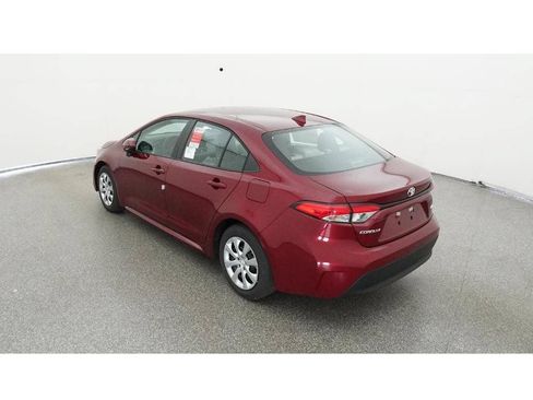 Used 2026 Toyota Corolla LE FWD image 6