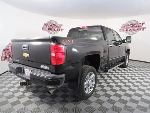 Used 2018 Chevrolet Silverado 2500 High Country image 7