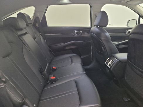 Used 2024 Kia Sorento S w/ Panoramic Sunroof Package FWD image 19