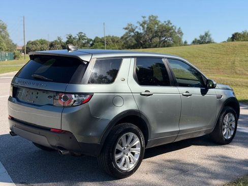 Used 2017 Land Rover Discovery Sport SE image 5