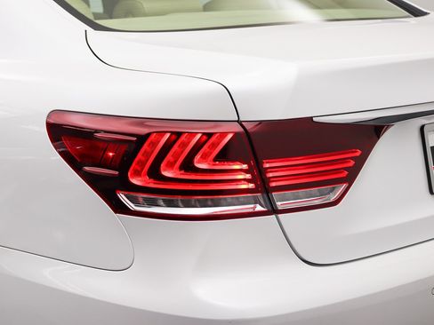 Used 2014 Lexus LS 460 L RWD image 11