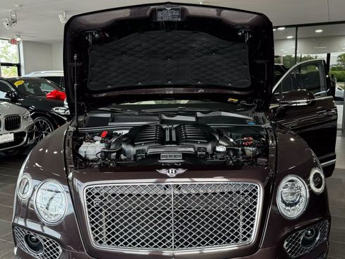 Used 2017 Bentley Bentayga image 69